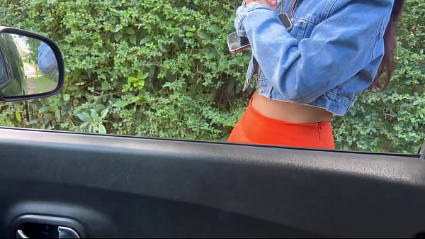 Play MP4 - an impudent guy picked up a modest girl on the street and persuaded her to have sex