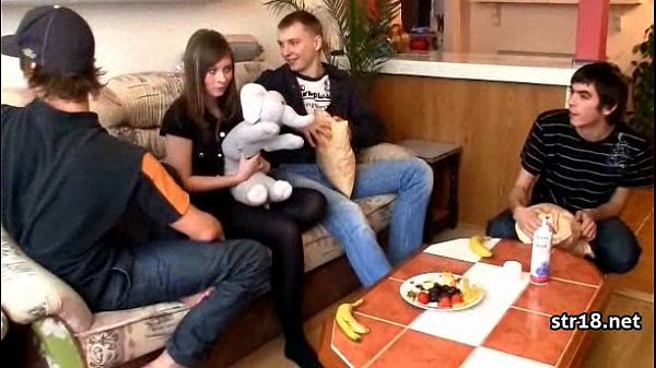 my step sisters friendgiving_my a nice blow job 18 yo