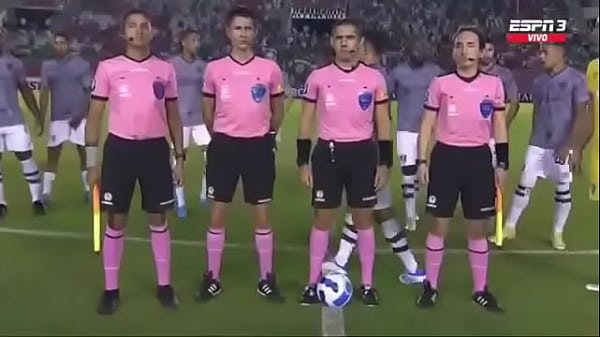 Nonton Bolivian Girl Fucked By Brasilian Team thumbnail