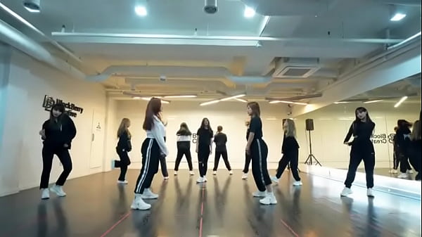 Queens dancing 