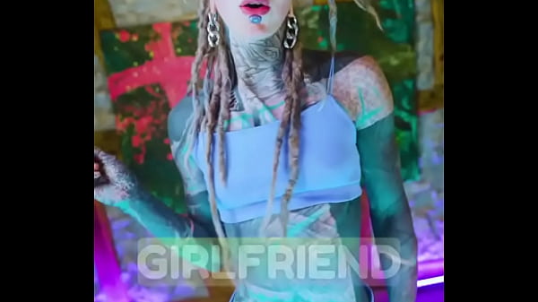 Nonton Girlfriend With Or Without Split Tongue ? thumbnail