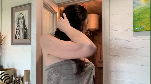 It's a trilogy this is the second part in which i paint my lips make up and get a bright orgasm with a squirt part 2