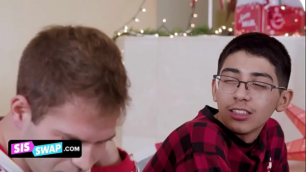 Swap - Horny Dudes Give Their Gorgeous Stepsisters A Naughty Gifts 