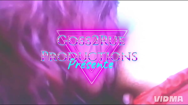 Nonton Une Bite De Bonobo Toute Noire Est Ensemble Avec Deux Chaudasses thumbnail