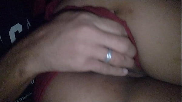 Fiquei com tesão ao lado da minha meia irmã e ela_chupou meu pau Casal Akira