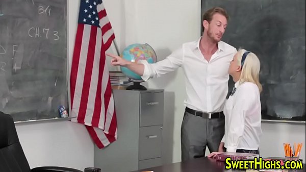 Play MP4 - Tiny teenager mouth cum