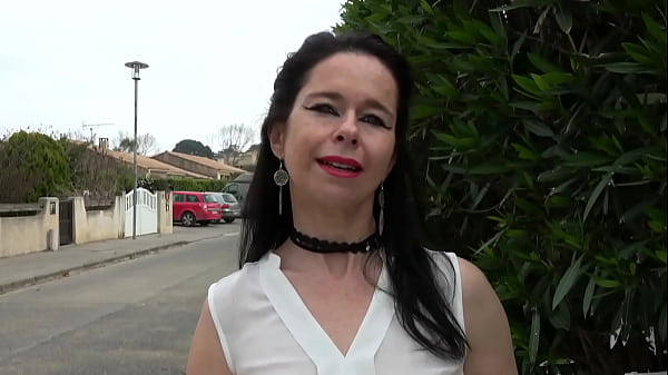 Nonton Les Plaisirs De Plus En Plus Fous De Shanna ! thumbnail