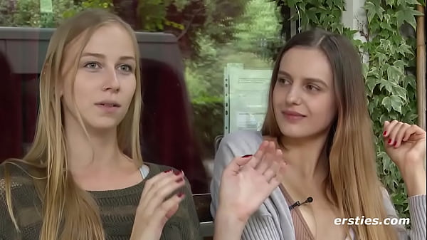 Play MP4 - Sirena Sits on Lauren's Face