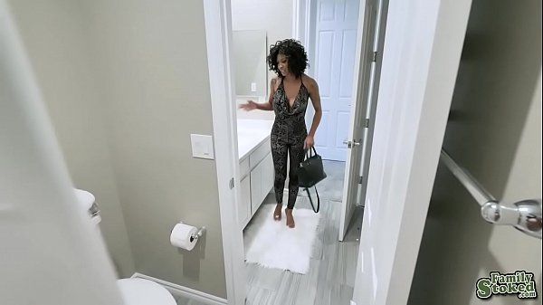 Emma's atracted to adoptive bobby 