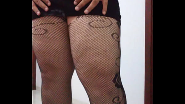 CDzinha gordinha adora usar_salto alto