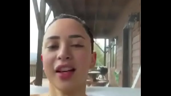 Rica dominicana_tocándose