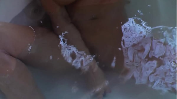 Play MP4 - Faye Reagan And Victoria Valentino In Cougars Love Kittens