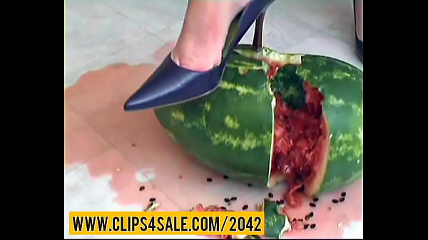 Tommy hilfiger spikes heels food crushing destuction