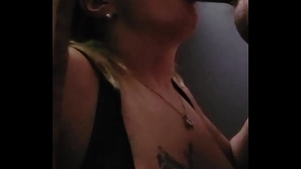 Play MP4 - Married blonde cheating gloryhole