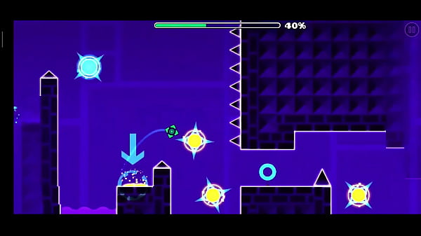 El pelicano picando con un pico de madera como en el maicra 