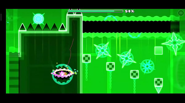 El pelicano picando con un pico de madera como en el maicra 