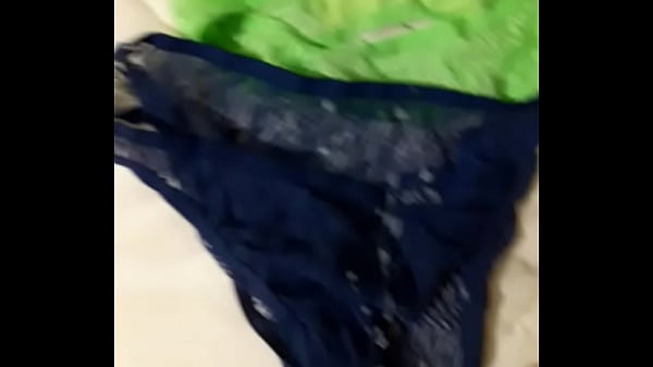 Pajota_en las pantaletas de mama