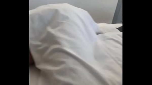 jE ME_REVEIL EN LE SUCANT, LUI LECHE LE CUL ET M'EMPALE SUR SA QUEUE PENDANT NOS VACANCES A_IBIZA