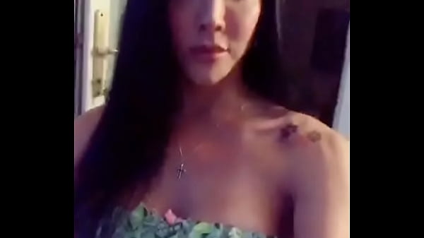 Kim Petras travesti con enorme pene en Ibiza 