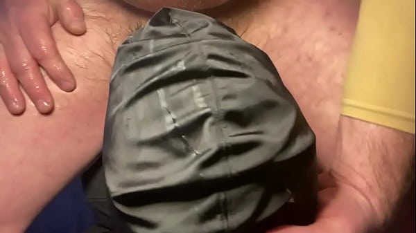 Play MP4 - Faggot cumslut swallows a fist for