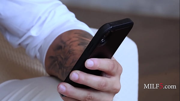 Mermaid fucks a man to keep her secret 