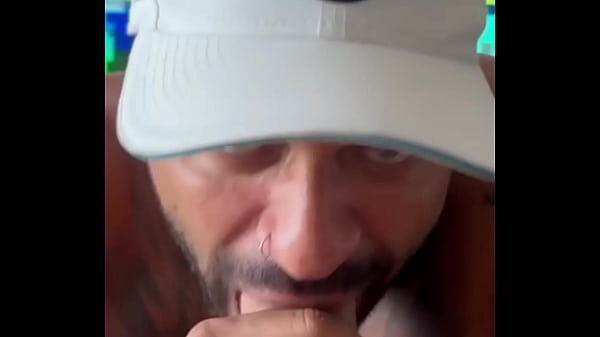 SENTANDO NA ROLA DE 23CM AT&Eacute; GOZAR. 