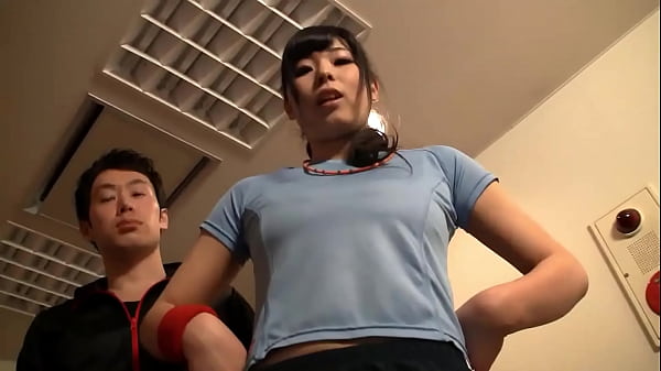 Play MP4 - &num;1ハァハァ～ジョギング中すみません！お姉さんの蒸れたオマ&cir;コ見せて下さい！！