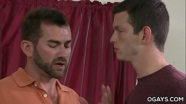 Play MP4 - Benn Height sucks his mentor's thick cock