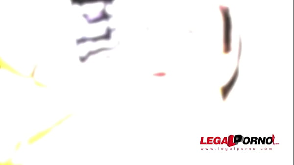 Play MP4 - Huge butt Montse drinks pee &lpar;piss drinking anal threesome&rpar; SZ584