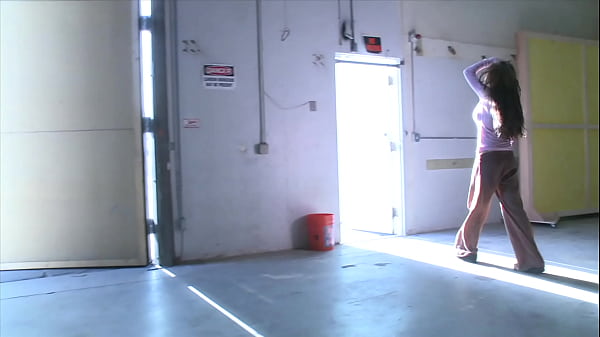 Play MP4 - Hunter Bryce Likes Her Sex Sloppy And Wet From Her Squirting Buckets Of Cum