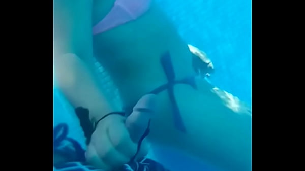 Fucking in the pool with my girlfriend with a happy ending we fucked very well and she gave me a handjob i finished and left the milk in the water part 2