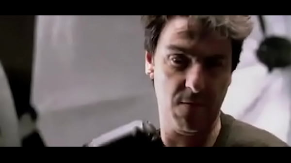 Em nhân_viên văn phòng