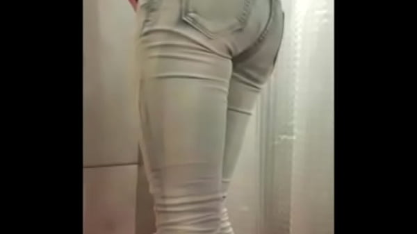 Sucks and licking my gold highheels and next wetting my jeans 