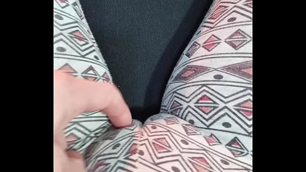 Me_acariciodespacito mientras espero