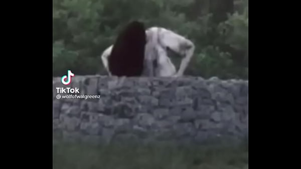 Nonton El Aro Esta Sucio thumbnail