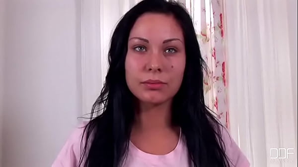 Nonton She Likes It All thumbnail