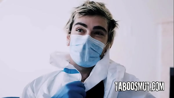 Two medical workers have sex during quarantine 