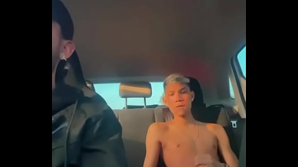 Play MP4 - PAGUEI A CORRIDA DANDO O CU