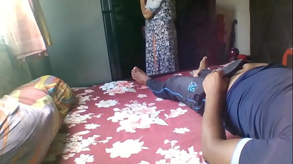 Play MP4 - Dick flash on real indian maid