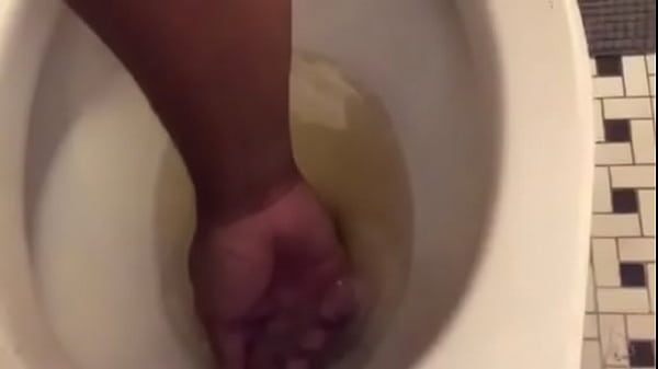 Play MP4 - My str8 roommate&OpenCurlyQuote;s piss and cum&period;