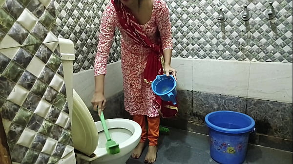 Play MP4 - Nokrani Saara bhabhi apne malik ko sex karna sikhate hai