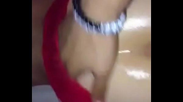 Cogi&eacute;ndome un culito aceitado 