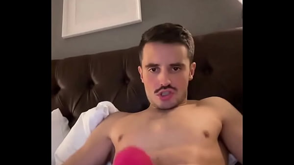 Play MP4 - Stroking and playing with my bulge &num;bulge &num;stroking &num;gay &num;gaybulge &num;gaystud &num;gayporn