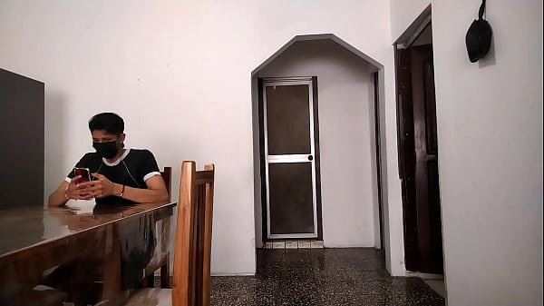 Nonton Perverted Stepfather Masturbates While Watching Her In The Bathroom thumbnail