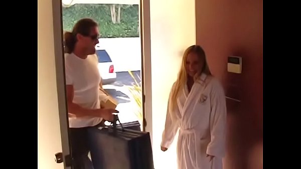 Play MP4 - Weariful blonde housewife Joelean was waiting for muscular dreambot masseur holding her b&period;