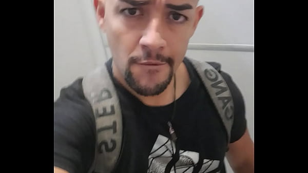 Chupei O Cuzinho Do Rabudo Safado E Depois Meti A Pica Bem Gostoso No Rab&atilde;o thumbnail