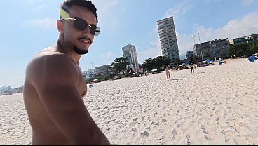 Nonton Casada Cai No Papo Doce Do Novinho Carioca Na Praia Acaba Convidando Ele Para Sua Casa E Ganhando Leite Na Buceta thumbnail