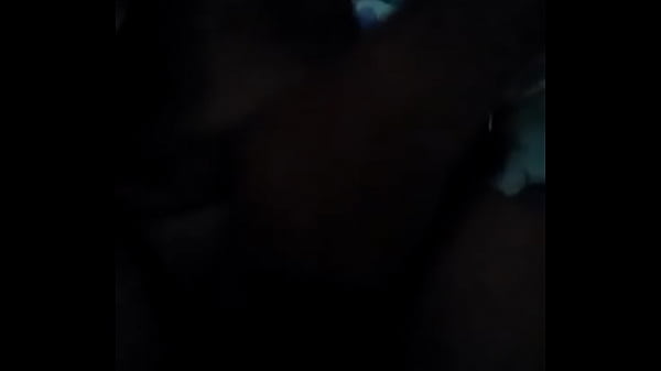 Putita masturb&aacute;ndose el ano 