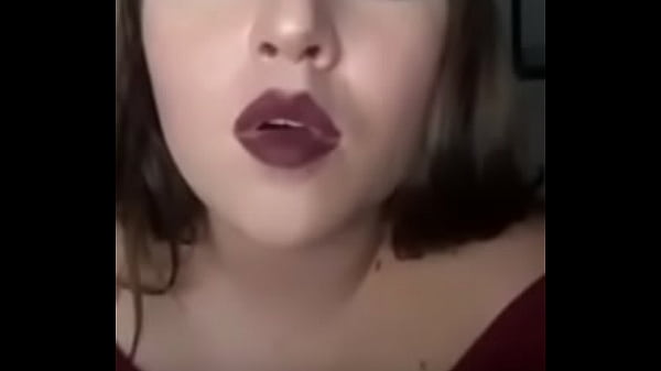 Mexicana toca sus tetas. 