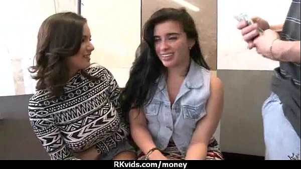 Sexy natural chick tradescash for some rough sex28